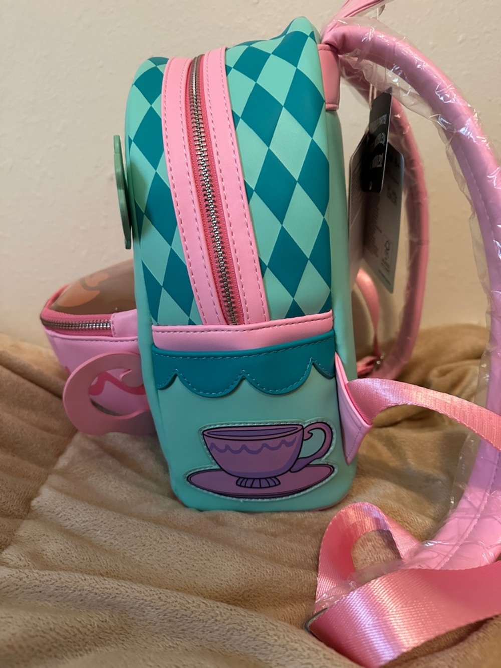 Loungefly NWT Alice in Wonderland teacup mouse backpack - Picture 4 of 8